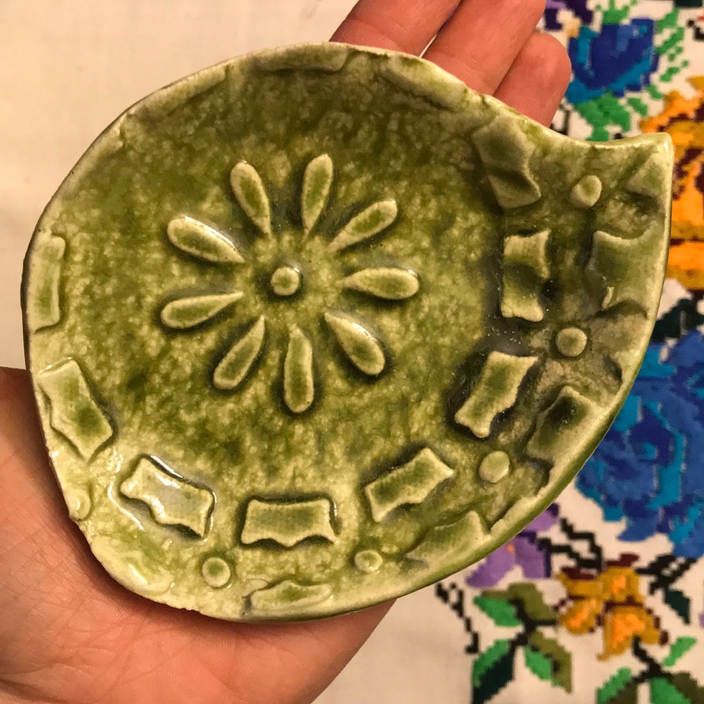Paisley shape ceramic trinket dish - Picture 5 of 7